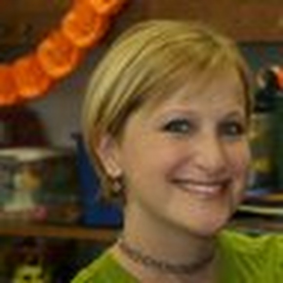 Meet your Posher, Nichole - Picture 1 of 2